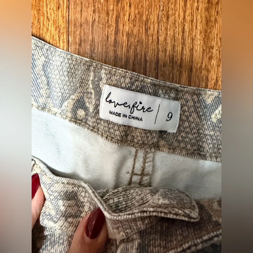 Love Fire Snake Print Pants/Jeans - Juniors Size 9 - Picture 5 of 6